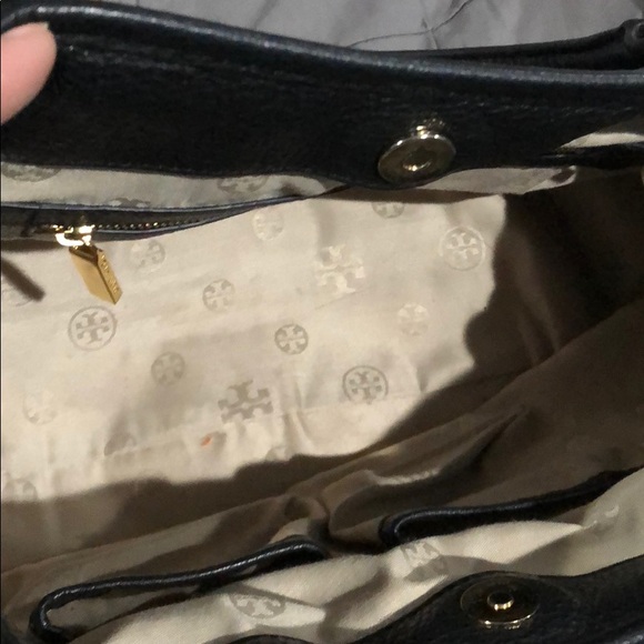 Tory Burch Amanda Classic Hobo - Picture 4 of 7